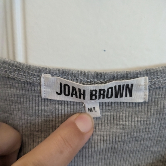 Joah Brown Marathon Crop Top Pearl Gray - Picture 3 of 5